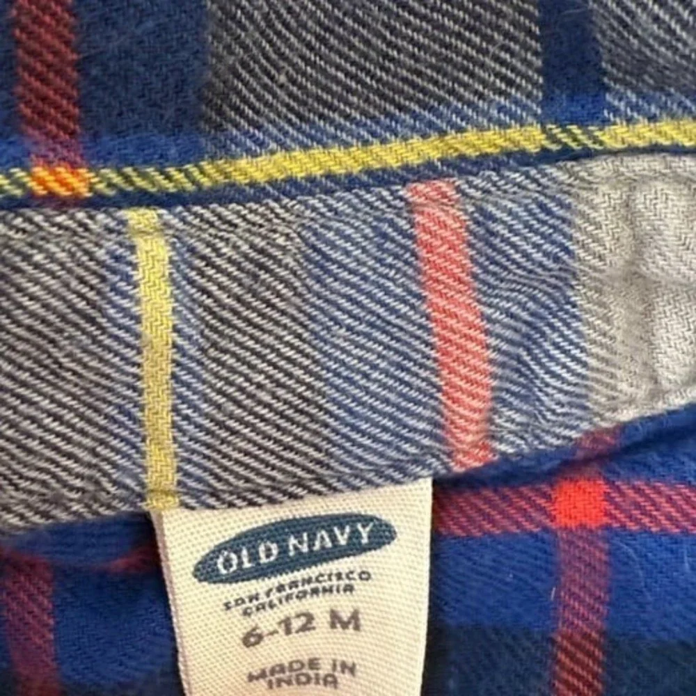 Old Navy Shirt‎ Baby Boys Size 6-12 Months Blue Red Plaid Button Up Long Sleeve